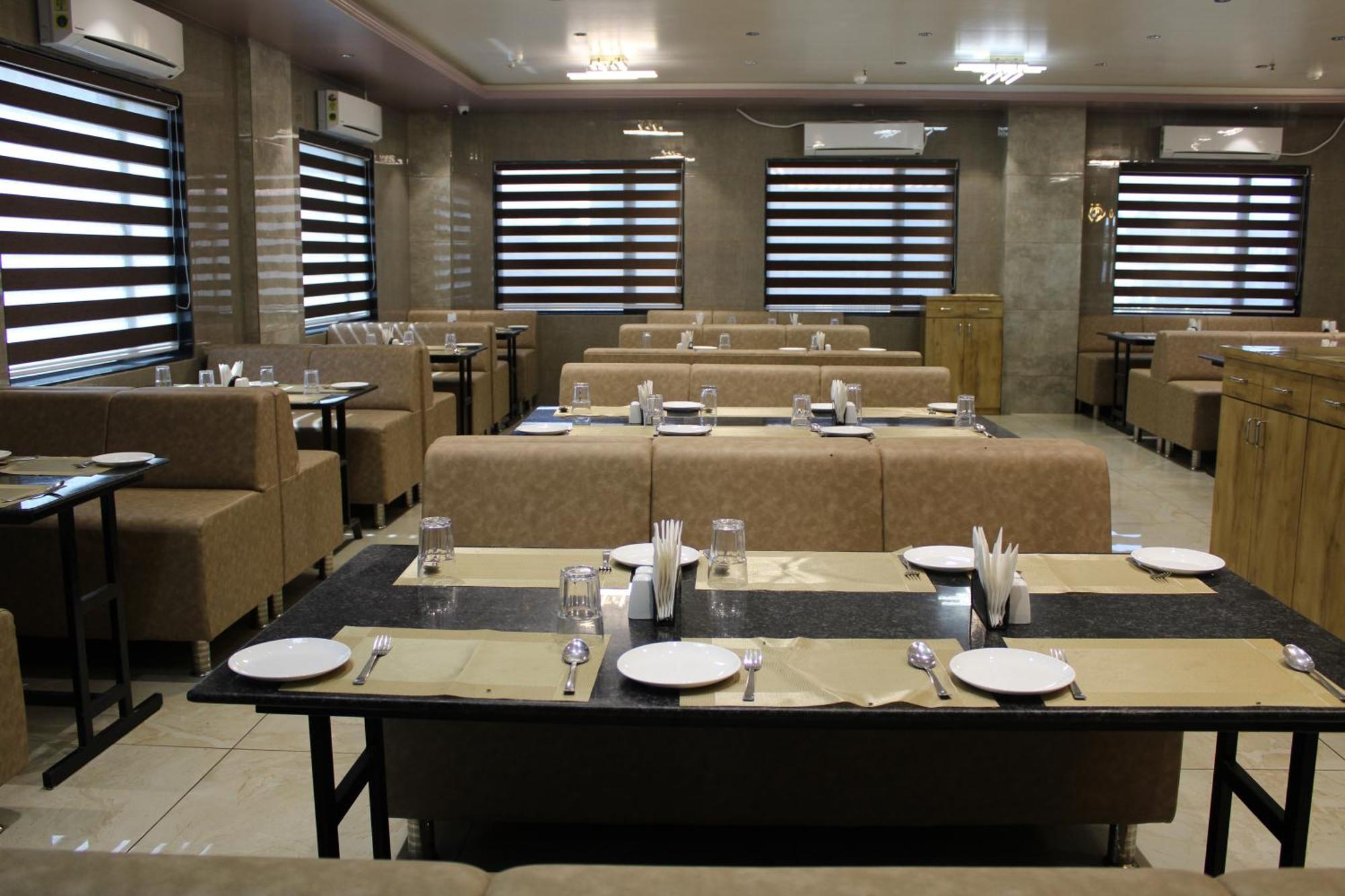 Clarks Collection Somnath Hotel Exterior photo